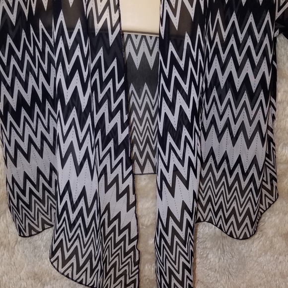 NWOT Sheer Open Coverup - Picture 3 of 5